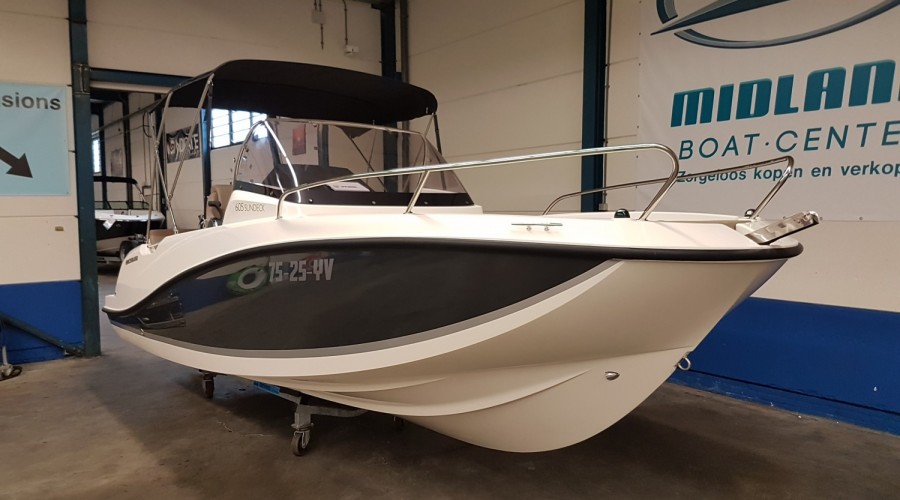 Quicksilver 605 Sundeck