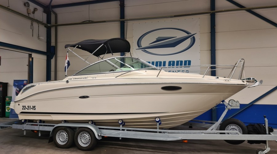 Sea Ray 235 Weekender