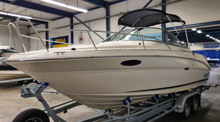 Sea Ray 235 Weekender