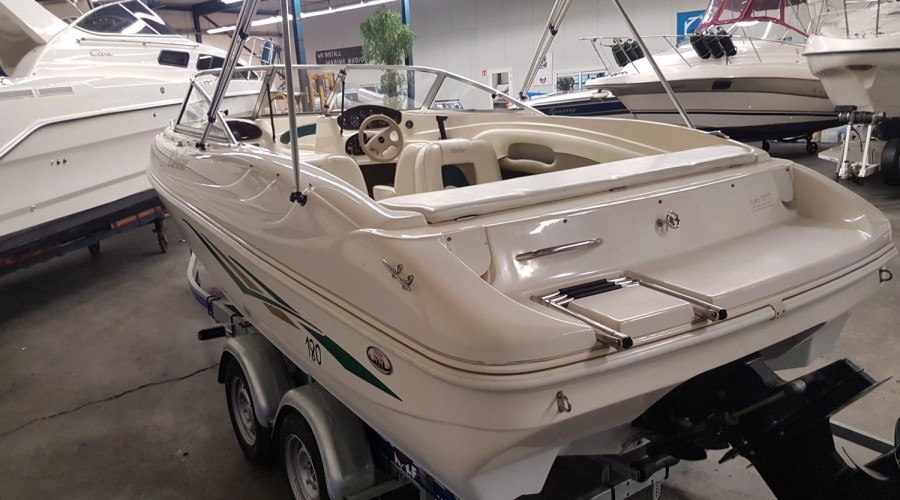 Rinker 180 Bowrider