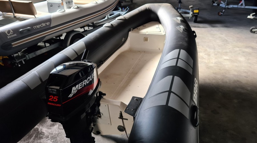 Nieuwe overjarige Brig Falcon 400 RIB