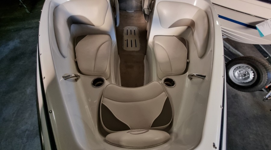 Nette Crownline 18 SS met MerCruiser 3.0 en Pega trailer