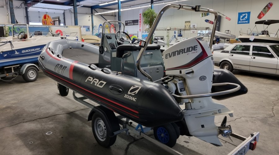 Zodiac Pro 500 Racing