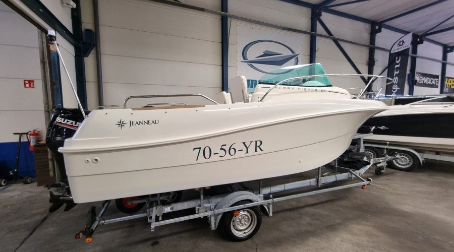 Jeanneau Merry Fisher 585 met Suzuki DF90A en trailer