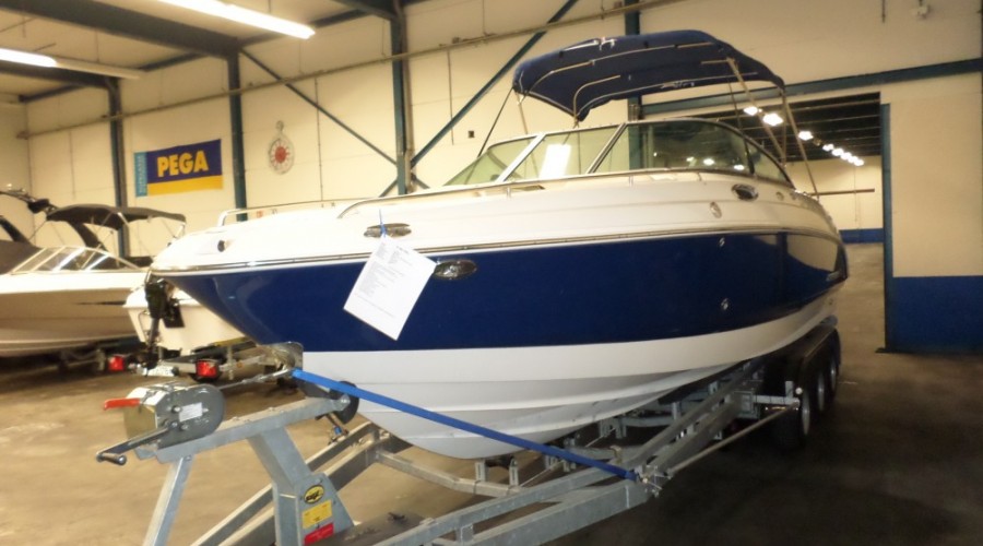 Chaparral 256 SSi bowrider